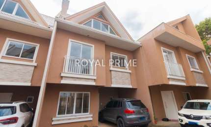 Sobrado Triplex em Condomínio com Quintal e 4 dormitórios à venda, 143 m² - São Braz - Curitiba/PR