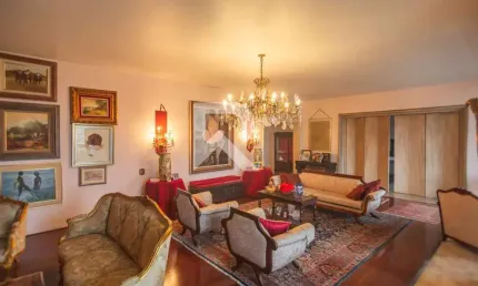 Apartamento Reformado no Centro de Curitiba 472,75 m2 por R$ 1.500.000,00