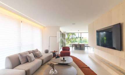 Apartamento Decorado com 3 Suítes e Área Social Integrada - Venda 282m² - Curitiba/PR