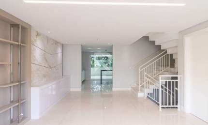 Casa de alto padrão em Condomínio Fechado com 3 Suítes e 4 Vagas - Alto Padrão - Curitiba/PR