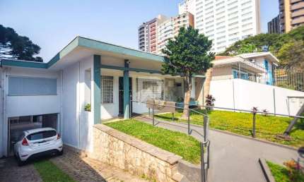 Casa Comercial com Estacionamento e Espaço Externo à venda, 373m² - Bigorrilho - Curitiba/PR