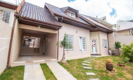 Casa de Rua com Edícula, Piscina e 4 quartos à venda, 263 m² - Pilarzinho - Curitiba/PR