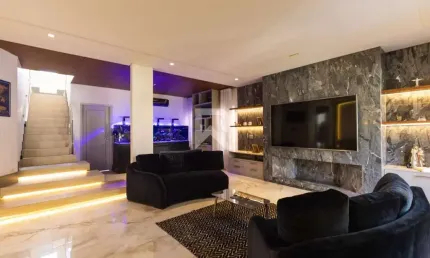 Casa Alto Padrão com Piscina Aquecida á venda, 4 Suítes e Área Gourmet no Pilarzinho – Curitiba/PR