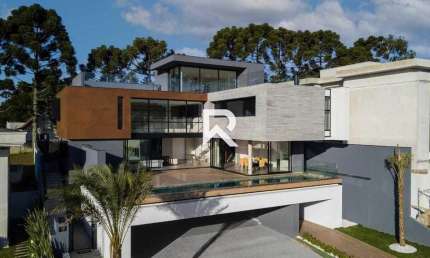 Casa de Luxo Mobiliada em Condomínio, 4 suítes, Piscina, Jardim, 841m2 - p/ locação no Vista Alegre