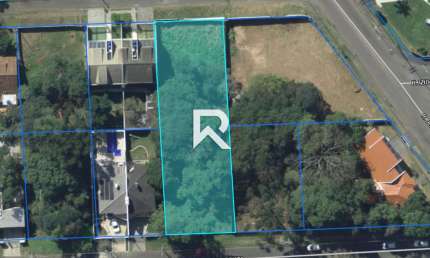 Terreno à Venda, 1.230 m², Frente para Duas Ruas – Vista Alegre – Curitiba/PR