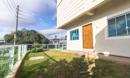 Casa de alto padrão 5 suítes, Espaço gourmet e Jardim 235 m² - Vista Alegre - Curitiba/PR -