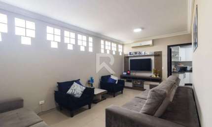 Casa Térrea com Espaço Gourmet, 4 quartos e 2 vagas à venda – Campo Comprido/Curitiba - PR