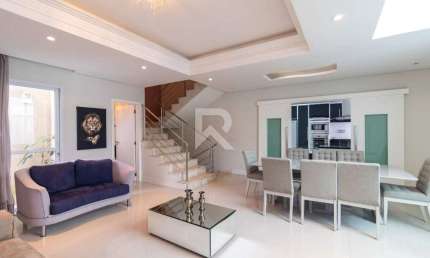 Casa em Condomínio com Quintal e 3 quartos, 236m2 para venda - Portão, Curitiba-PR