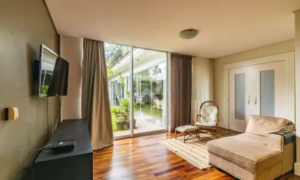 Casa com jardim privativo, 7 dormitórios 3 vagas à venda e locação, 400 m² - batel - curitiba/pr