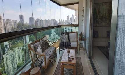 Apartamento com 3 suítes 6 vagas a venda na Vila Andrade