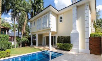 Casa em condomínio com 4 suítes 5 vagas a venda no Alto da Boa Vista