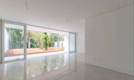 Casa com 4 suites 5 vagas a venda na Chácara Santo Antônio