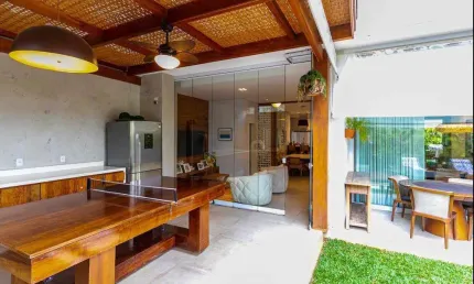 Casa em Condomínio com 4 suítes 4 vagas a venda no Alto da Boa Vista