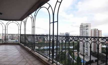 Apartamento com 4 suítes 5 vagas a venda no Panamby