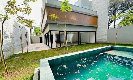 Casa em Condomínio com 4 suítes 5 vagas a venda no Brooklin