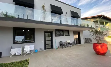 Casa com 3 suítes 3 vagas a venda no Jardim Guedala
