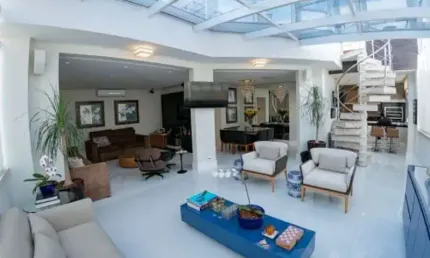 Cobertura Triplex com 4 suítes 2 vagas a venda em Moema