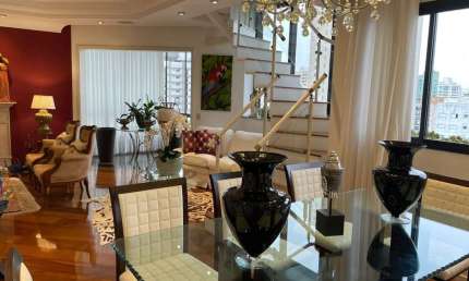 Cobertura Duplex com 3 suites 5 vagas a venda em Moema