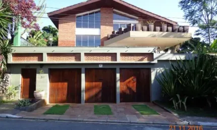 Casa com 5 dormitórios 3 vagas a venda em Interlagos