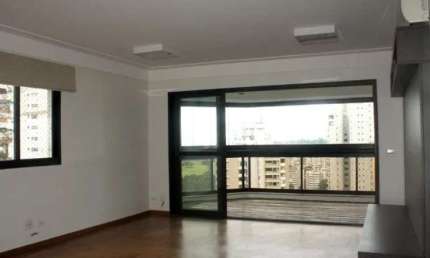 Apartamento com 4 suítes 4 vagas a venda no Panamby