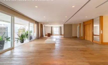 Apartamento com 2 suítes 6 vagas a venda no Itaim Bibi