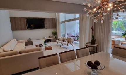 Apartamento com 4 suítes 4 vagas a venda no Morumbi