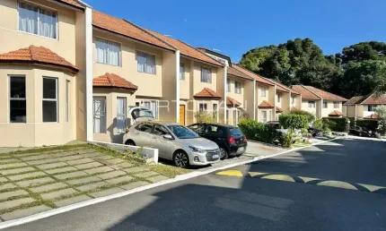 Sobrado em Condomínio 100m² - 03 Dormitórios - Centro - São José dos Pinhais- PR
