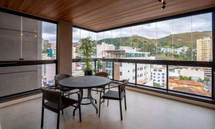 Apartamento 142 m² com 3 quartos, 1 suíte, 2 vagas, varanda gourmet, São Mateus, Juiz de Fora/MG