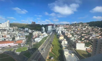 Conjunto de 2 salas com 2 vagas de garagem , com 81 m² cada total de 162 m² de salão no Trade Office para venda no Cascatinha - Juiz de Fora.