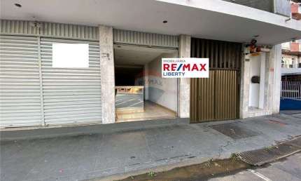 Loja com 100 m², com garagem -na Rua Oswaldo Aranha para locação - em frente a Rua São Mateus Grande fluxo de pessoas a veículos na porta da loja