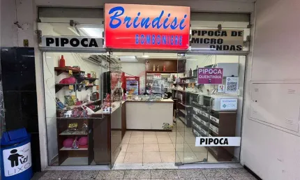 Excelente loja para VENDA no Shopping Santa Cruz ao lado do CINEMA