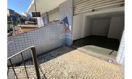 Loja com 37 m² para locação no bairro Teixeiras - próximo ao UP SIDE Cascatinha esquina com a principal rua do bairro.