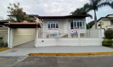 Casa a venda no portal da torre com 5 quartos, 2 suítes, garagem coberta, energia fotovoltaica e solar - oportunidade