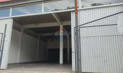 Galpão para locação bairro Teixeiras 360 metros quadrados