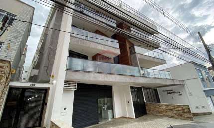 Apartamento 2 quartos sendo uma suíte, cozinha com conceito aberto, varanda, 2 vagas de garagem, elevador.