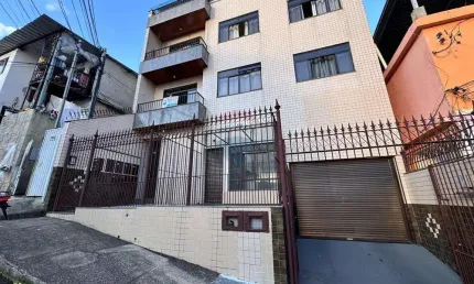 Oportunidade única! Apartamento com 2 quartos sendo uma suíte, varanda, área externa, 1 vaga de garagem