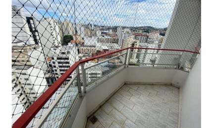 Apartamento de 1 quarto todo mobiliado e 1 vaga de garagem no centro.