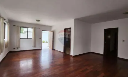 Casa 4 quartos, 2 suítes, espaço gourmet, piscina, Condomínio fechado, Novo Horizonte, Juiz de Fora