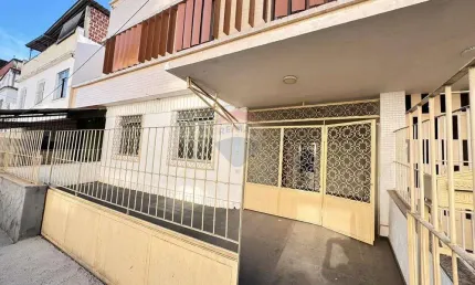 Casa para Alugar, 2 quartos sendo 1 suíte, área externa e garagem, Pertinho do Centro de Juiz de Fora!