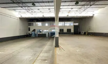 Aluguel: galpão moderno em jf!  790m² ao lado da fripai -  bairro vila ideal - com fácil acesso as rodovias.