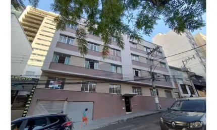 Apartamento 3 quartos amplos, sala de estar, sala de jantar e área e serviço com dpe