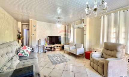 Sobrado à venda, 183m2, 03 dormitórios, bairro Nossa Senhora das Graças, Canoas, RS