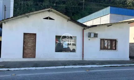 Casa com amplo terreno, Primeiro de Maio, Brusque - SC