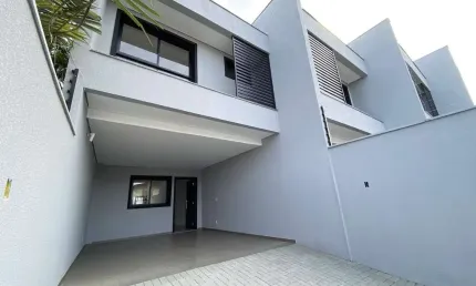 Casa com 3 quartos à venda na Rua Matilde Amim, 38, Boa Vista, Joinville
