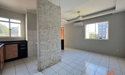 Apartamento térreo com 03 dormitórios no bairro parque guarani em joinville