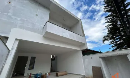 Casa com 3 quartos à venda na Rua Francisco Said, 98, Glória, Joinville