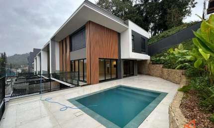 Casa com 3 quartos à venda na Rua Quintino Bocaiúva, 636, América, Joinville