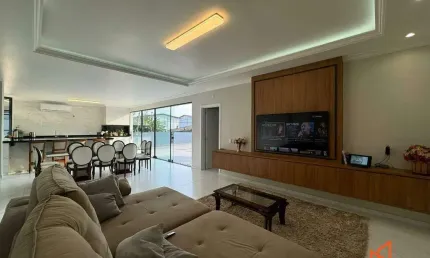 Apartamento térreo com 03 dormitórios no Vila nova Joinville.