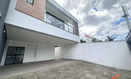 Casa com 3 quartos à venda na Rua Guilherme Manteuffel, 95, Glória, Joinville
