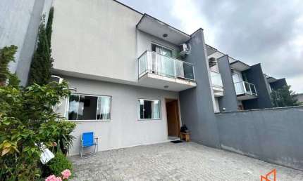 Casa com 3 quartos à venda na Rua Carlos Ropelatto, 111, Guanabara, Joinville